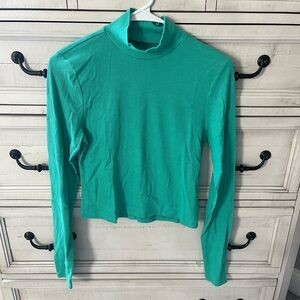 Women's Green Long Sleeve cropped turtleneck